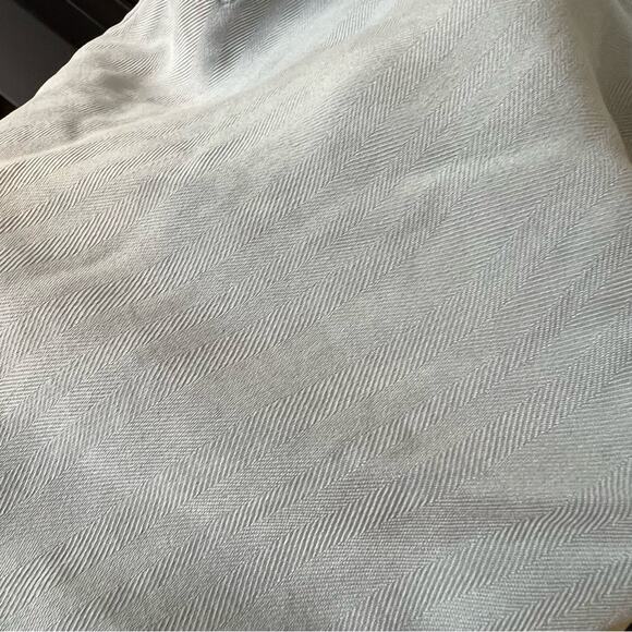 Tommy Bahama 100% silk size 8 shorts - Picture 8 of 9